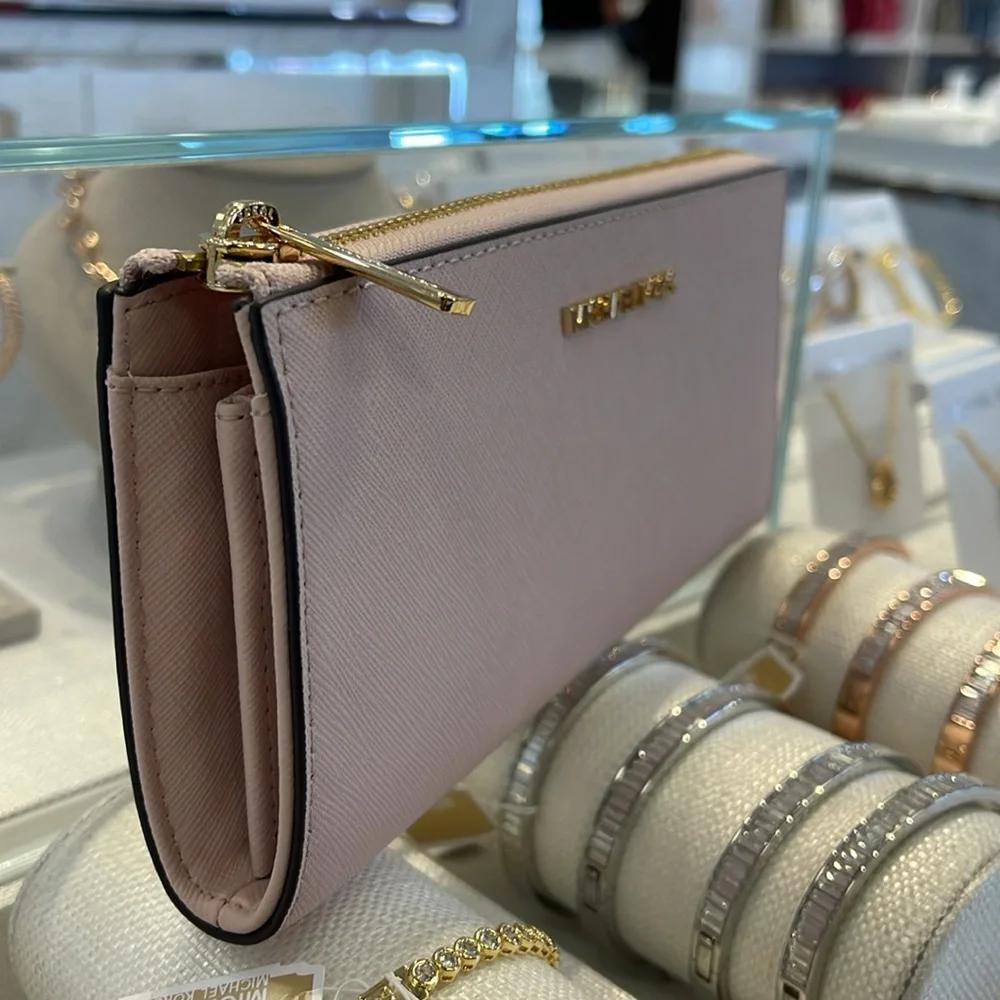 MICHAEL KORS Jet Set Travel Lg Saffiano Leather Quarter-Zip Wallet Powder Blush